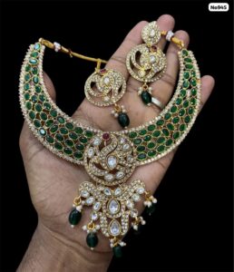 AD-Choker-Creascent-Moon-Dark-Green