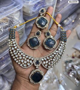 AD-Choker-with-Earrings-and-Tikka-Black