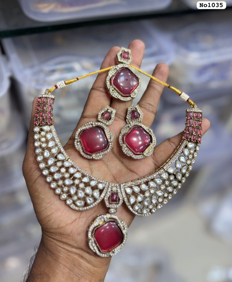 AD-Choker-with-Earrings-and-Tikka-Reddish-Purple