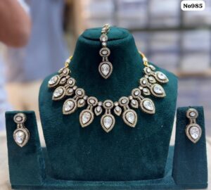 AD-Short-Necklace-with-Earrings-and-Tika-White