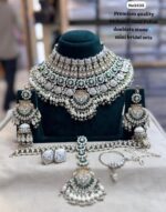 Kundan-bridal-set-with-Earrings-and-Tikka-White