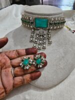 Kundan-Choker-Necklace-Set-Very-Light-Green